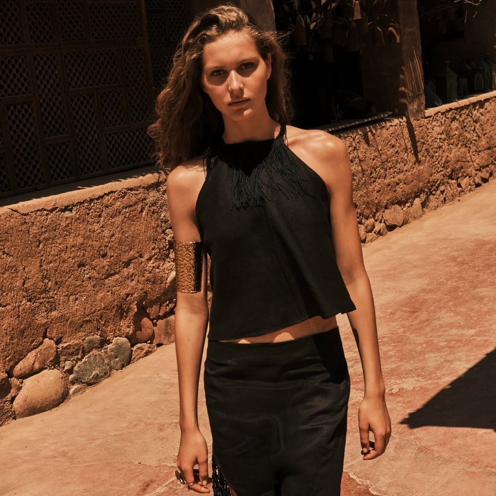 Zara Black LINEN FRINGE HALTER TOP
NWT Size Medium - Picture 4 of 8